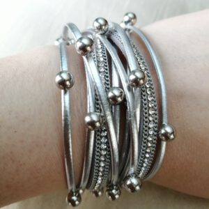 Brazalete multicapa plateado